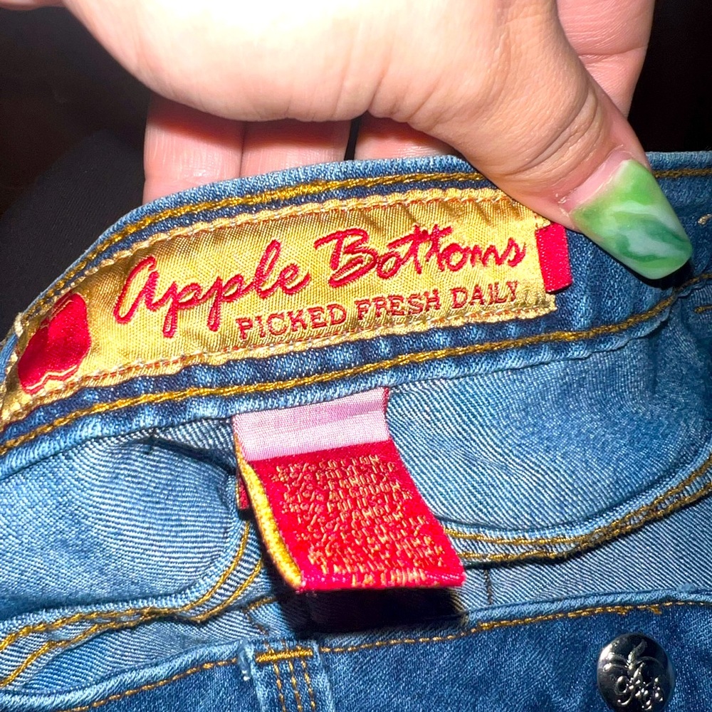 Apple bottom jeans, used but in great condition!! Sizing runs small junior 14!